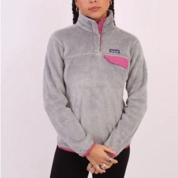 Patagonia Women's Re-Tool Snap-T Fleece Pullover
Size: Women’s Medium 
Pink/Gray - Picture 1 of 4